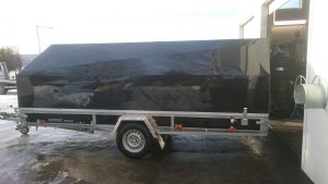 Med bil på trailer genom Europa